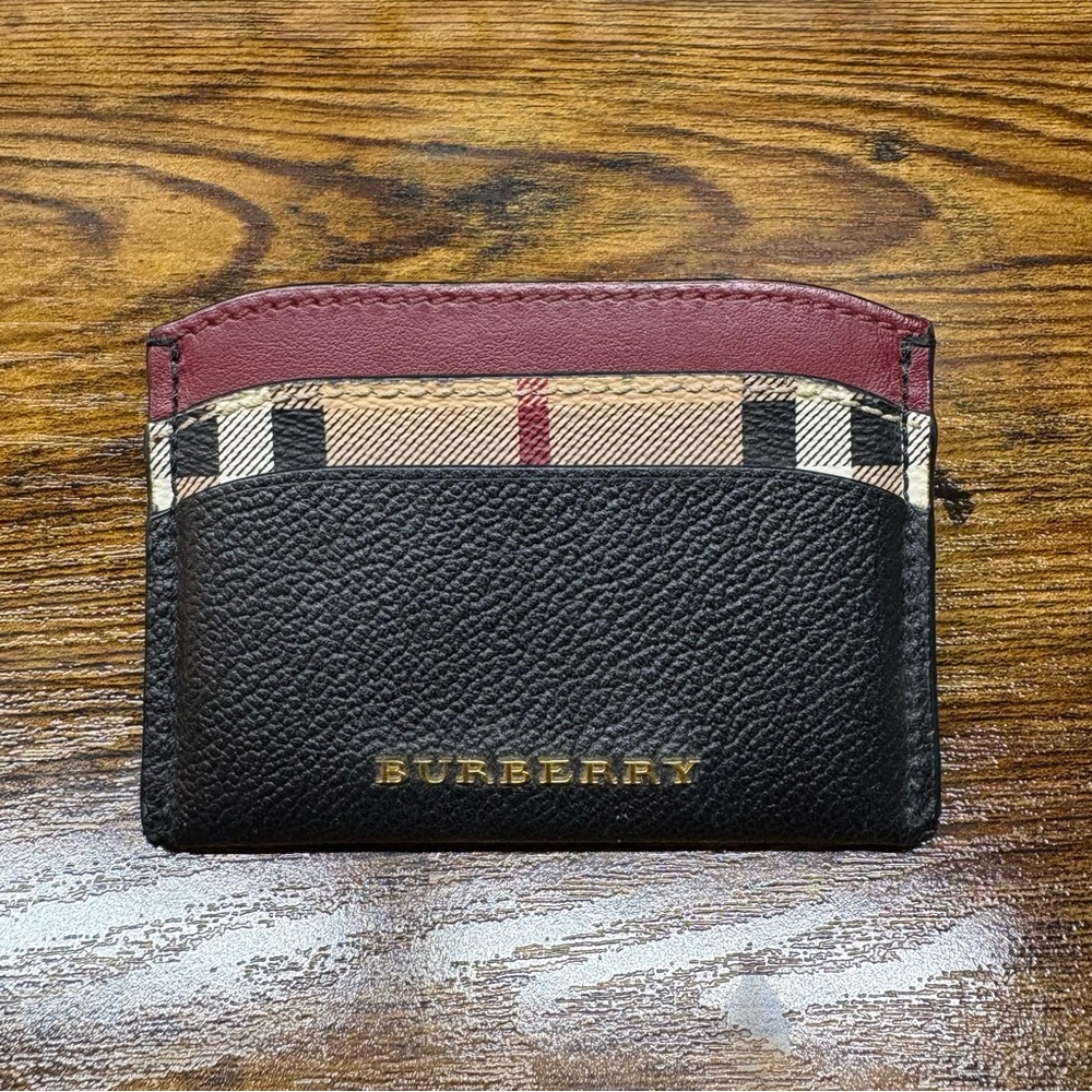BURBERRY Izzy Burgundy Black Card Case